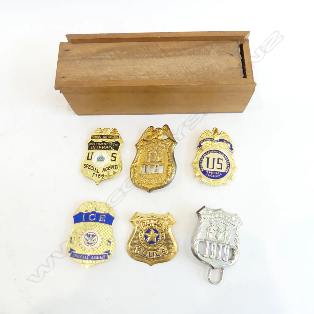 GOOD COLLECTION OF MOVIE PROP (AMERICAN) LAW ENFORCEMENT BADGES Image 1++