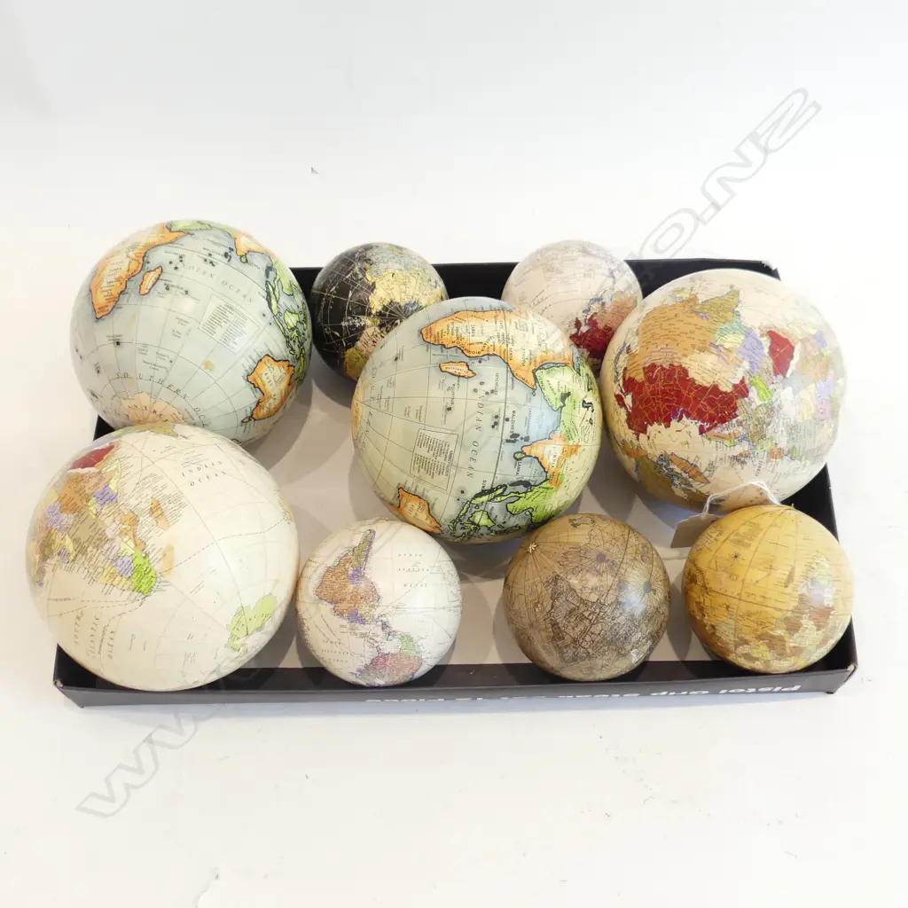 COLLECTION OF 9 WORLD GLOBES D.13CM & .8CM Image 1++