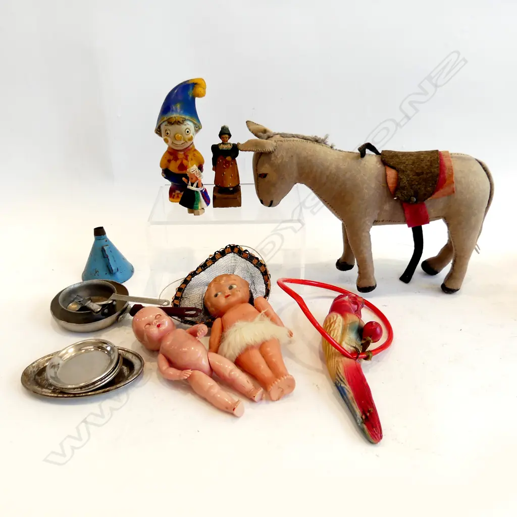 BOX – VARIOUS VINTAGE TOYS KEWPIE DOLL, NODDY, PARROT, DONKEY, DOLL, DOLLS KITCHENWARE ETC Image 1++
