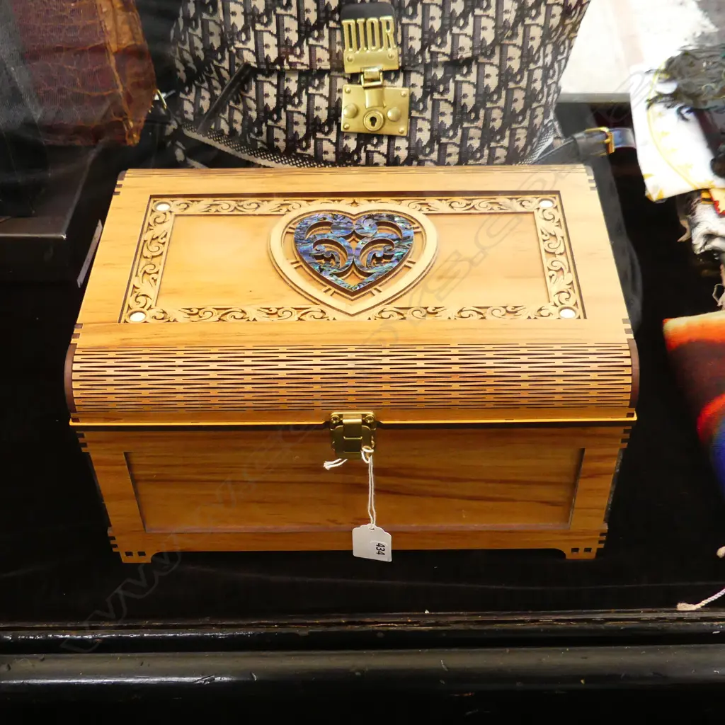 LASERCUT JEWELLERY BOX w. MAORI DESIGN W.315mm Image 1++