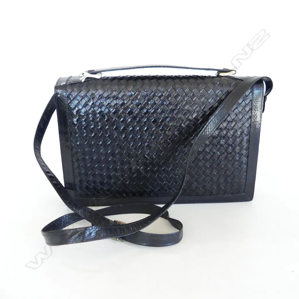 BLACK HANDBAG, EEL OR SNAKE SKIN? Image 1++