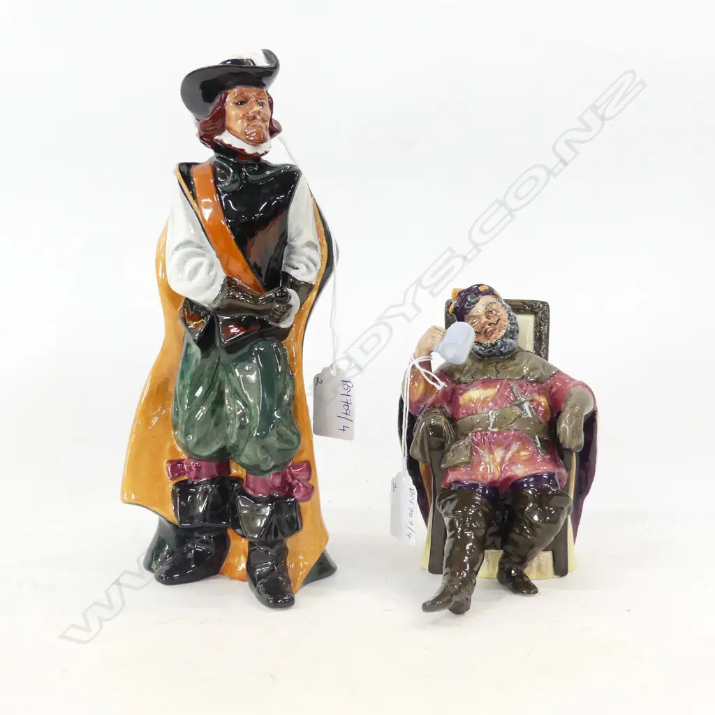 2 ROYAL DOULTON FIGURINES: THE FOAMING QUART & CAVALIER H.260mm Image 1++