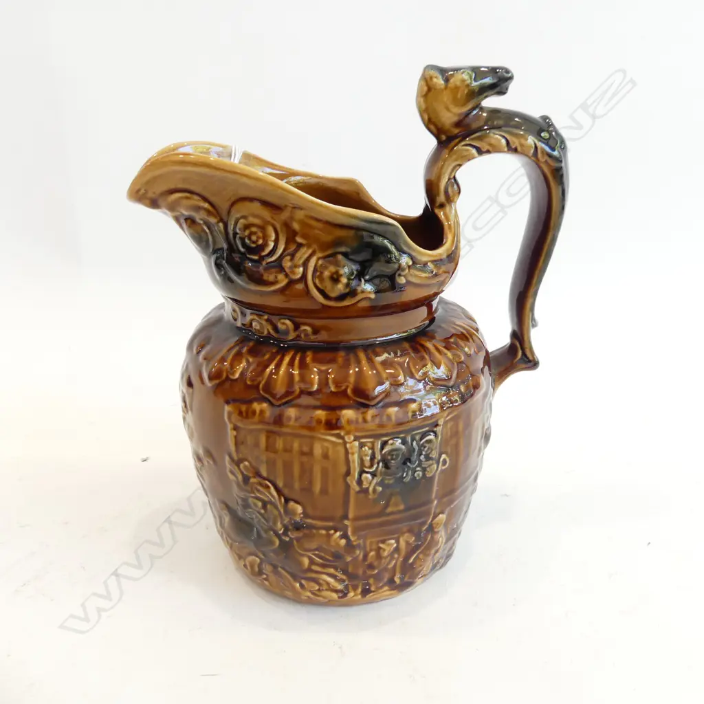 LARGE POTTERY HUNTING JUG BY ARTHUR WOOD ENGLAND DEPICTING MEN HUNTING H.220MM Image 1++
