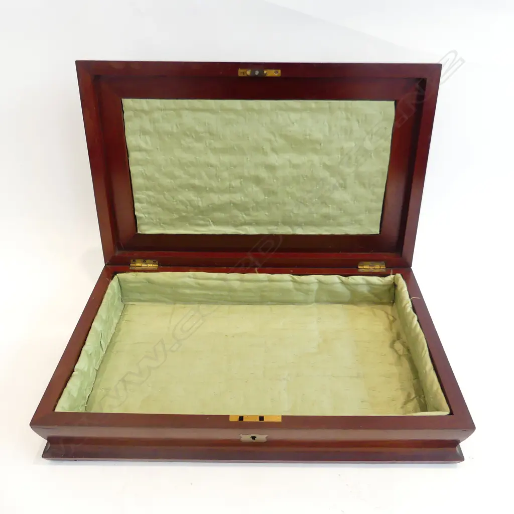 VICTORIAN MAHOGANY FLAME WOODEN BOX WITH BRASS CARTOUCHE AND LINED INTERIOR L.42CM Image 1++