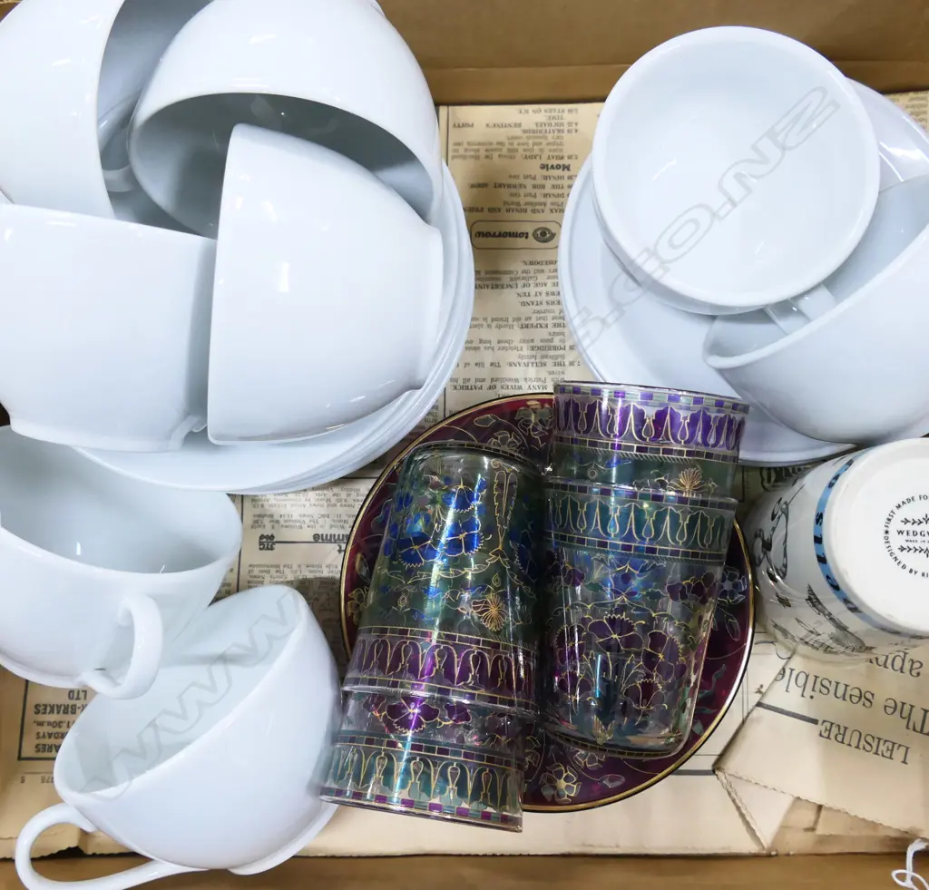 COLLECTION OF 8 WHITE COFFEE CUPS, A WEDGWOOD MUG & 4 FLORAL DECOR GLASS TEA CUPS w SAUCERS Image 1++