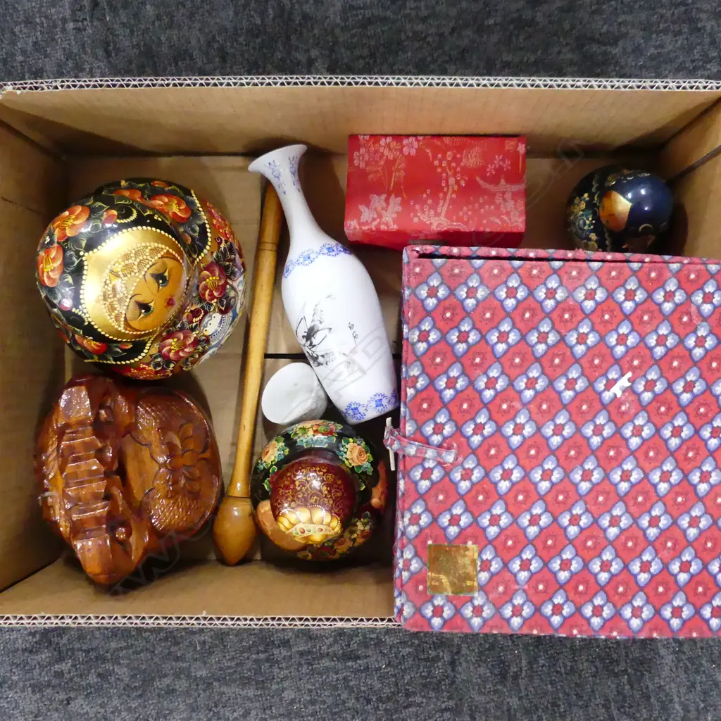BOX LOT 3 RUSSIAN MATRYOSHKA DOLLS, 2 CHINESE VASES ETC Image 1++