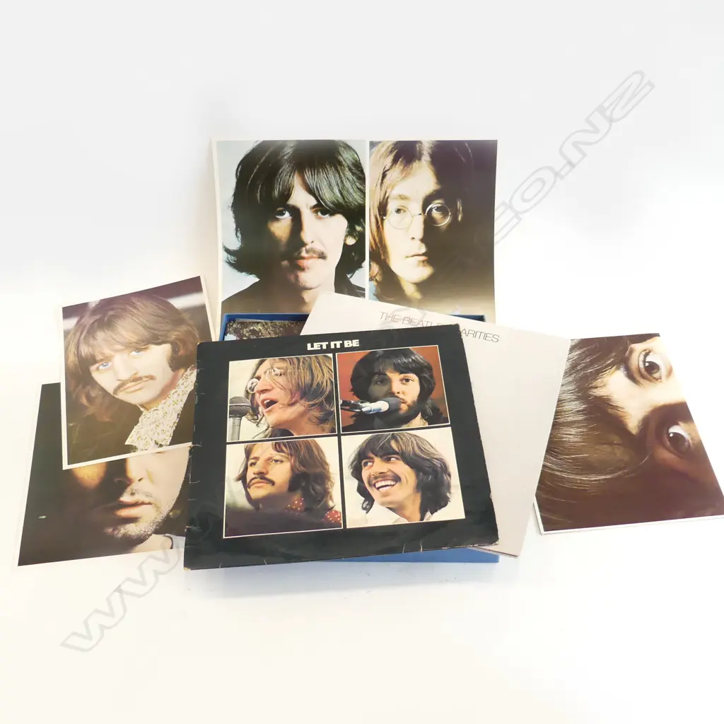 RARE 1978 ‘THE BEATLES COLLECTION’ 13 ALBUM SET COMPLETE WITH POSTER AND PHOTO CARDS Image 1++