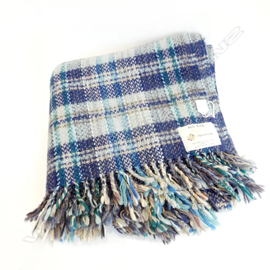 NZ VINTAGE WOOLLEN TRAVEL RUG BY MASTERWEAVE OF MASTERON EXCELLENT CONDITION W. 1440MM X L. 1660MM Image 1++