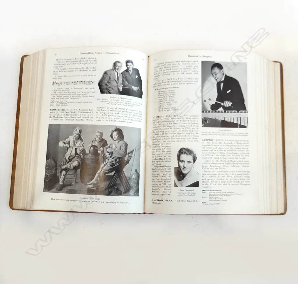 VINTAGE BOOK; THE WORLD OF MUSIC: LISTENERS COMPANION, K. B. SANDVED 1954 H.260mm Image 1++