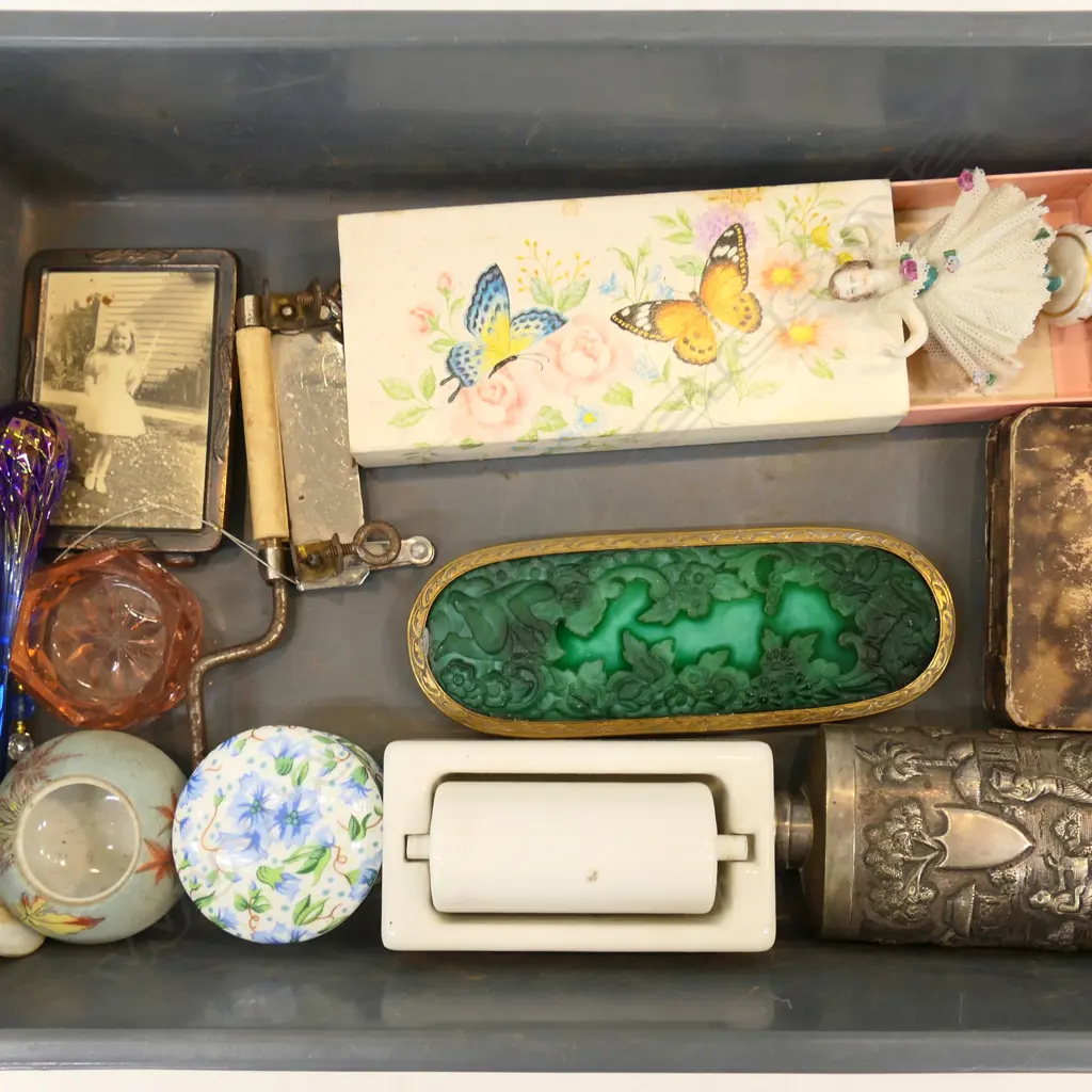 BOX LOT ASST. TRINKETS ETC Image 1++
