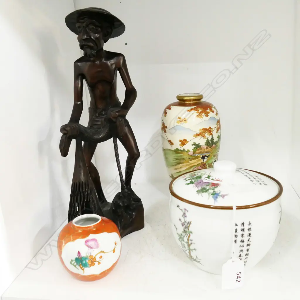 LOT ORIENTAL ITEMS; CARVED WOODEN FISHERMAN H.300mm, 3 CERAMICS Image 1++