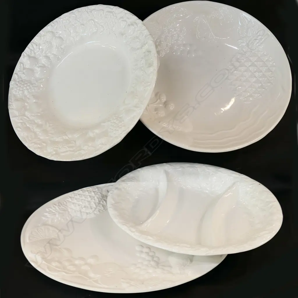 4 LARGE WHITE SERVING DISHES L 460 MM Image 1++