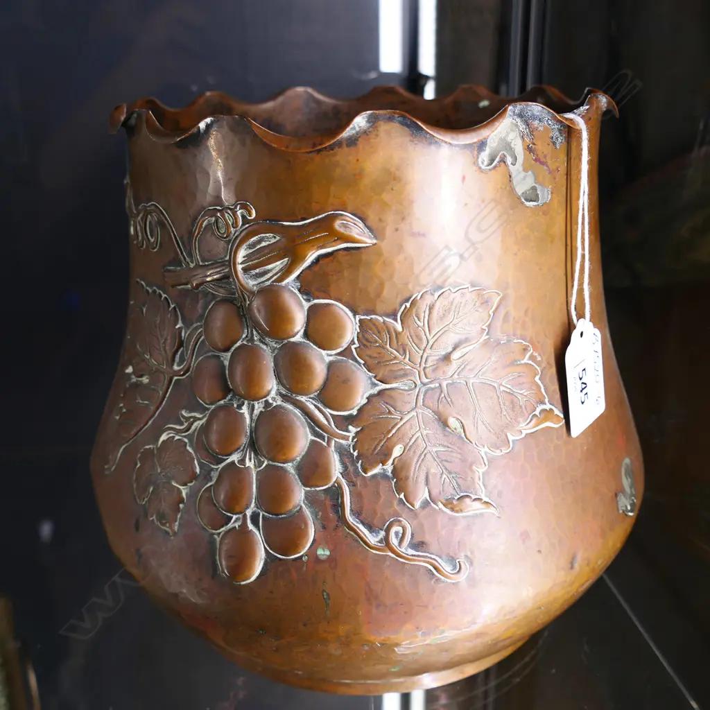 LRG FRENCH COPPER PLANTER WITH IMPRESSED GRAPE DETAIL Image 1++