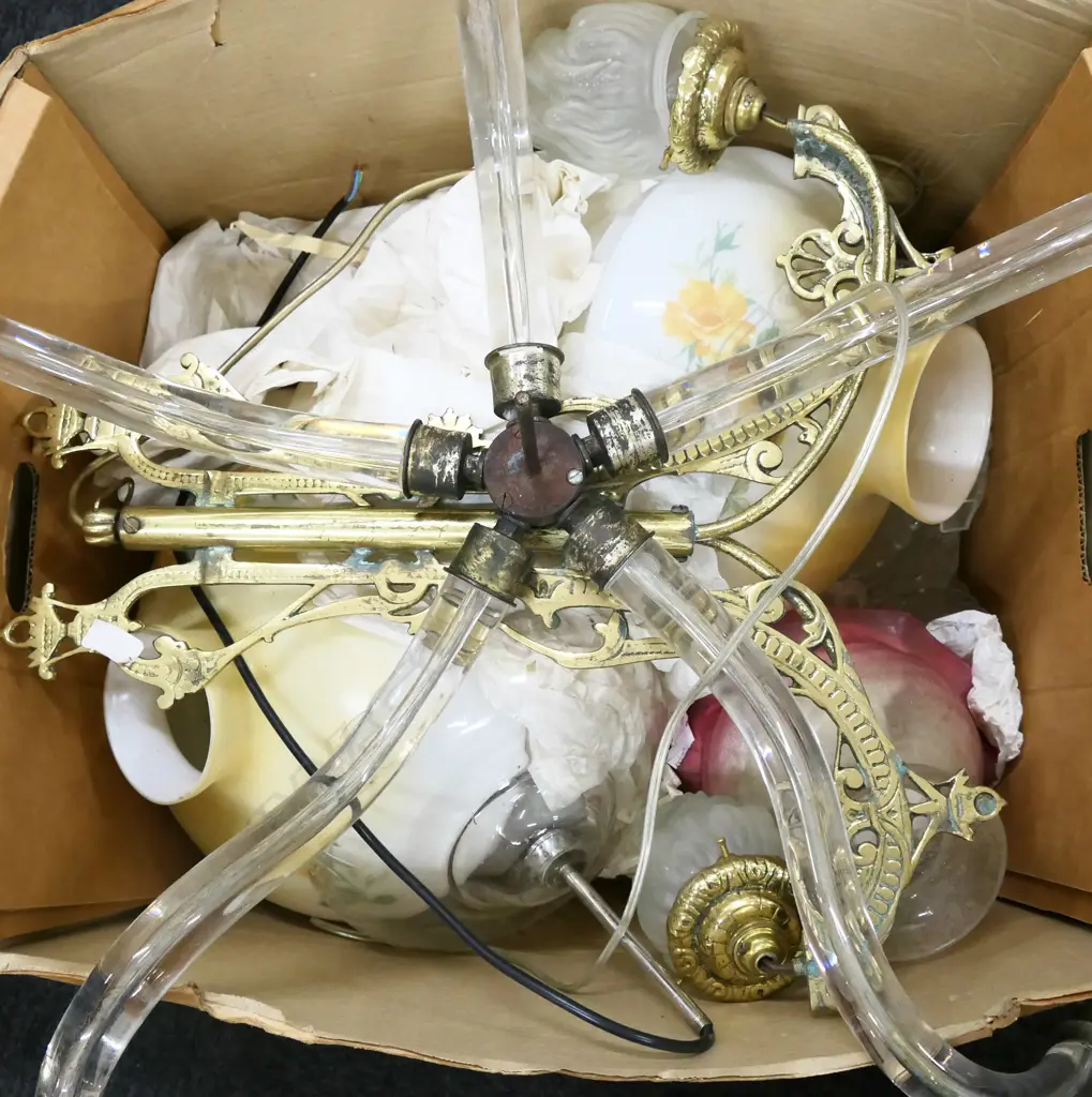 BOX LOT OF KERO LAMP SHADES & LIGHT FITTINGS Image 1++
