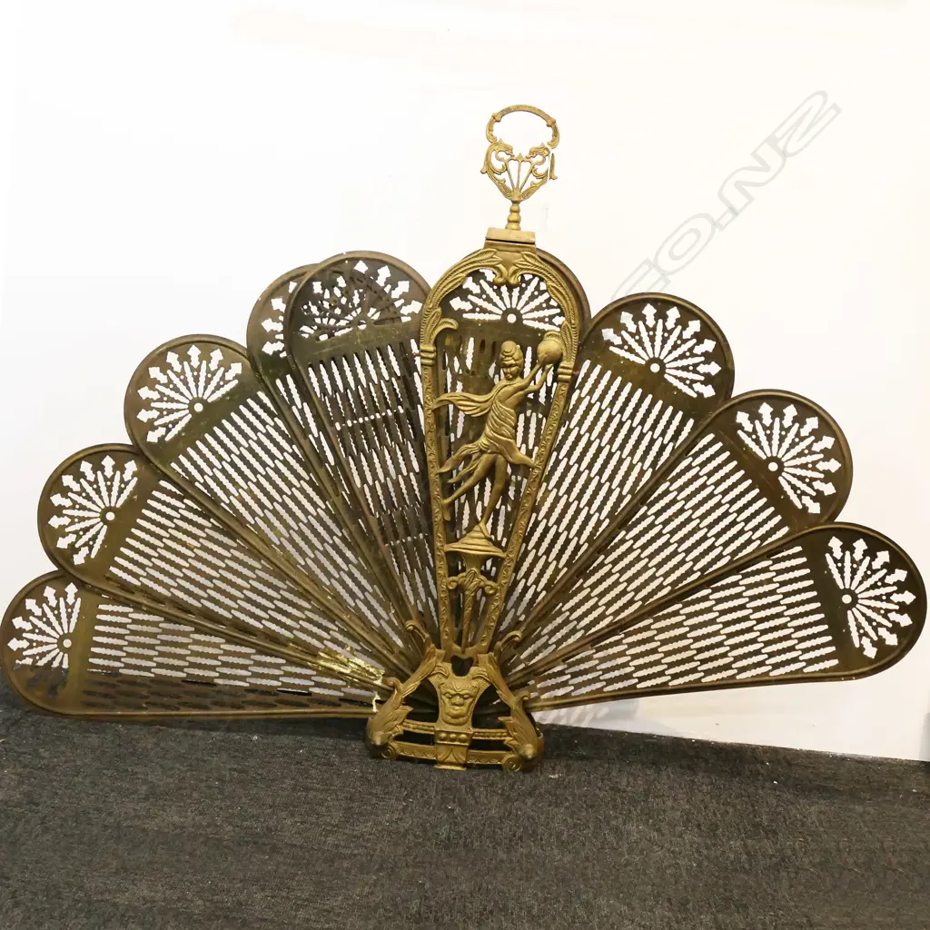 VINTAGE BRASS DECO-STYLE PEACOCK FIRE SCEEN H.810mm Image 1++