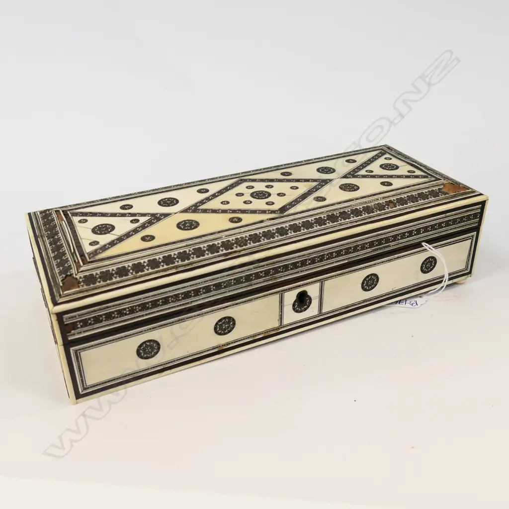 ANTIQUE IVORY INLAID BOX W.270mm LOSSES Image 1++