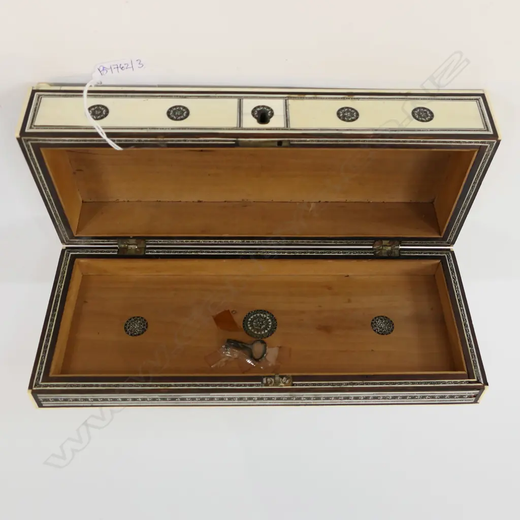 ANTIQUE IVORY INLAID BOX W.270mm LOSSES Image 1++