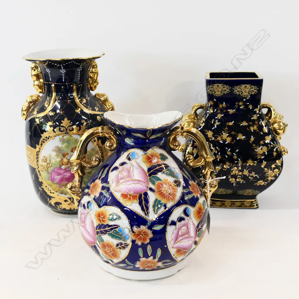 3 BLUE & GILT VASES H.300mm Image 1++