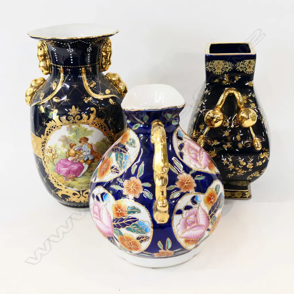 3 BLUE & GILT VASES H.300mm Image 1++