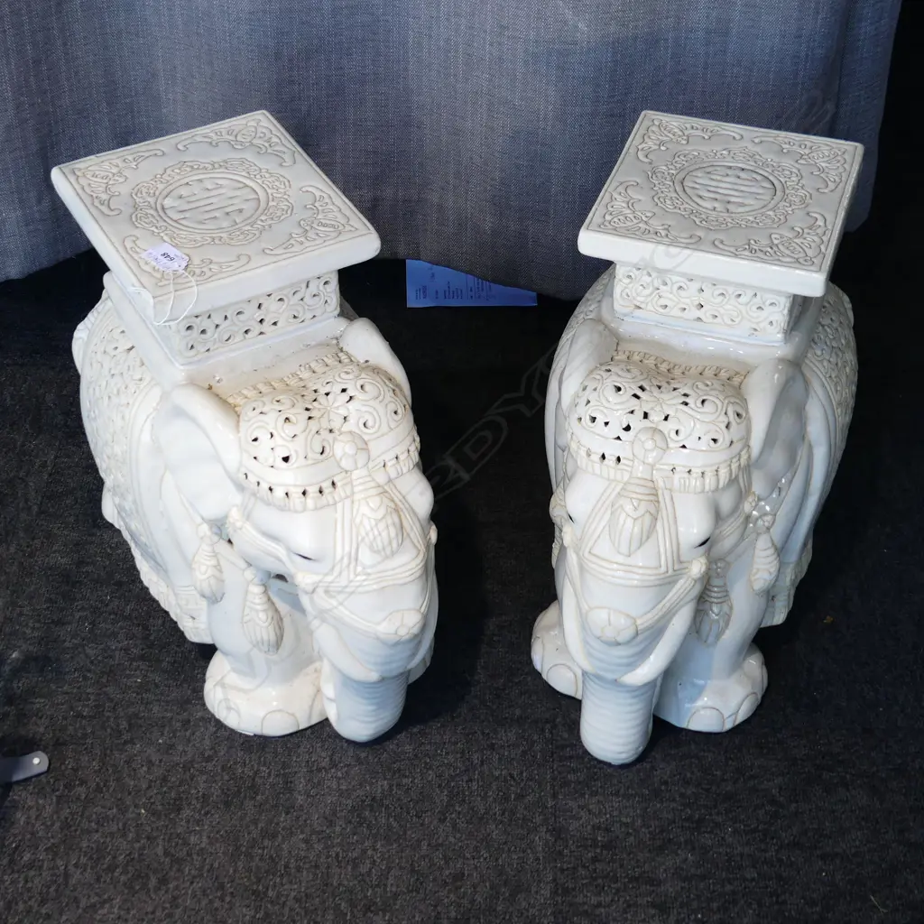 PR WHITE CERAMIC ELEPHANTS H.425mm Image 1++