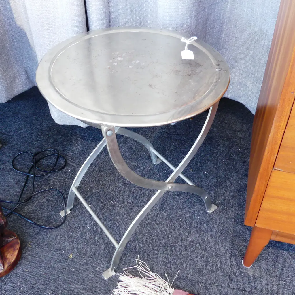 SMALL SILVER METAL FOLDING TABLE H.450mm Image 1++