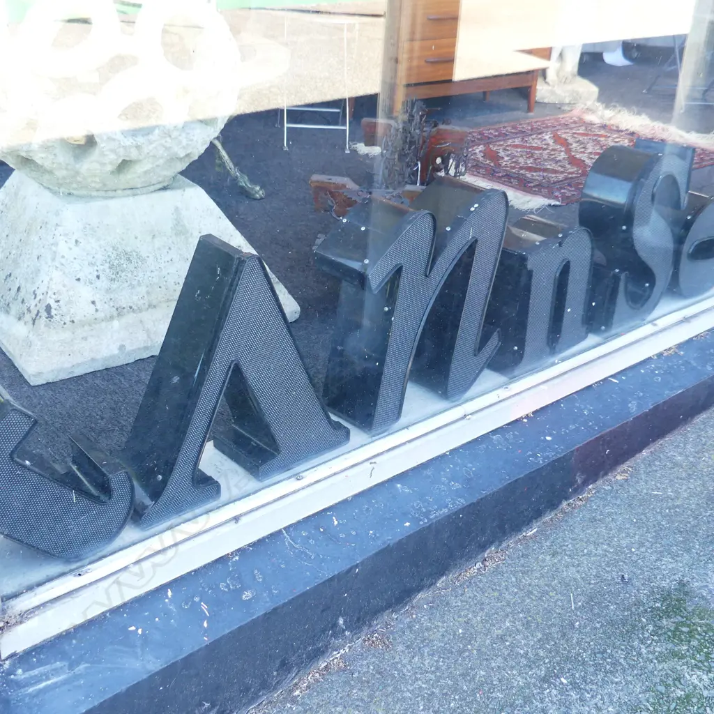 17 ASST. METAL SIGN LETTERS (+ 1 FULL STOP) H.560mm Image 1++