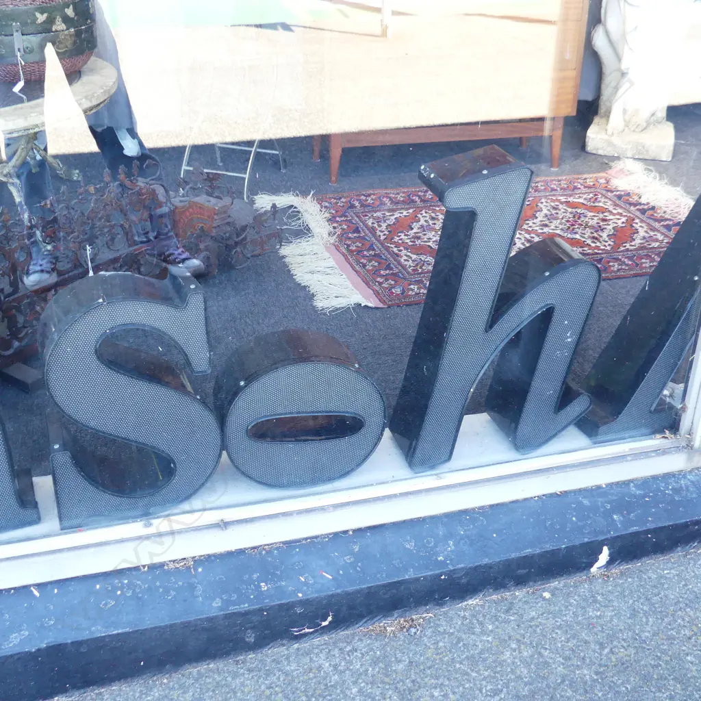 17 ASST. METAL SIGN LETTERS (+ 1 FULL STOP) H.560mm Image 1++