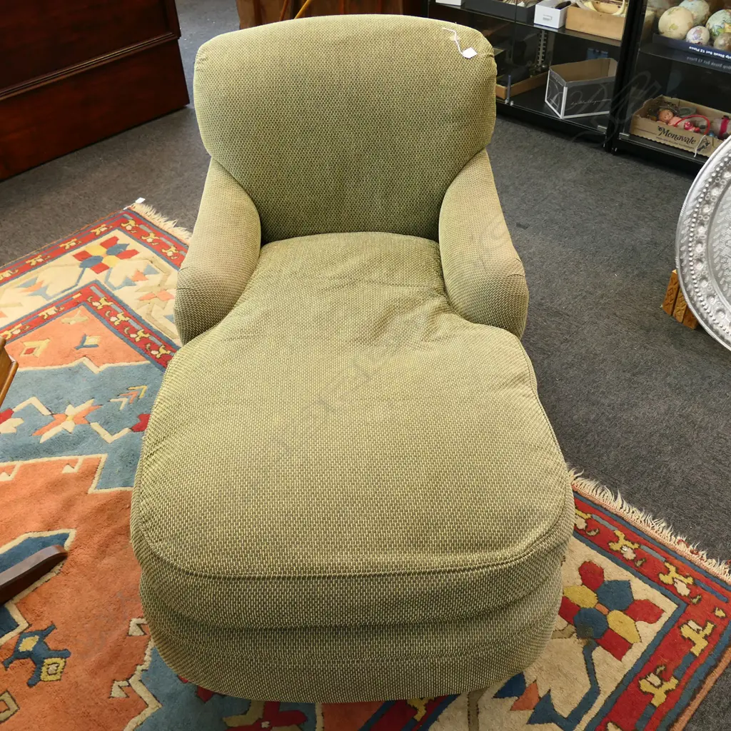 Vintage long seated upholstered chair/chaise Image 1++