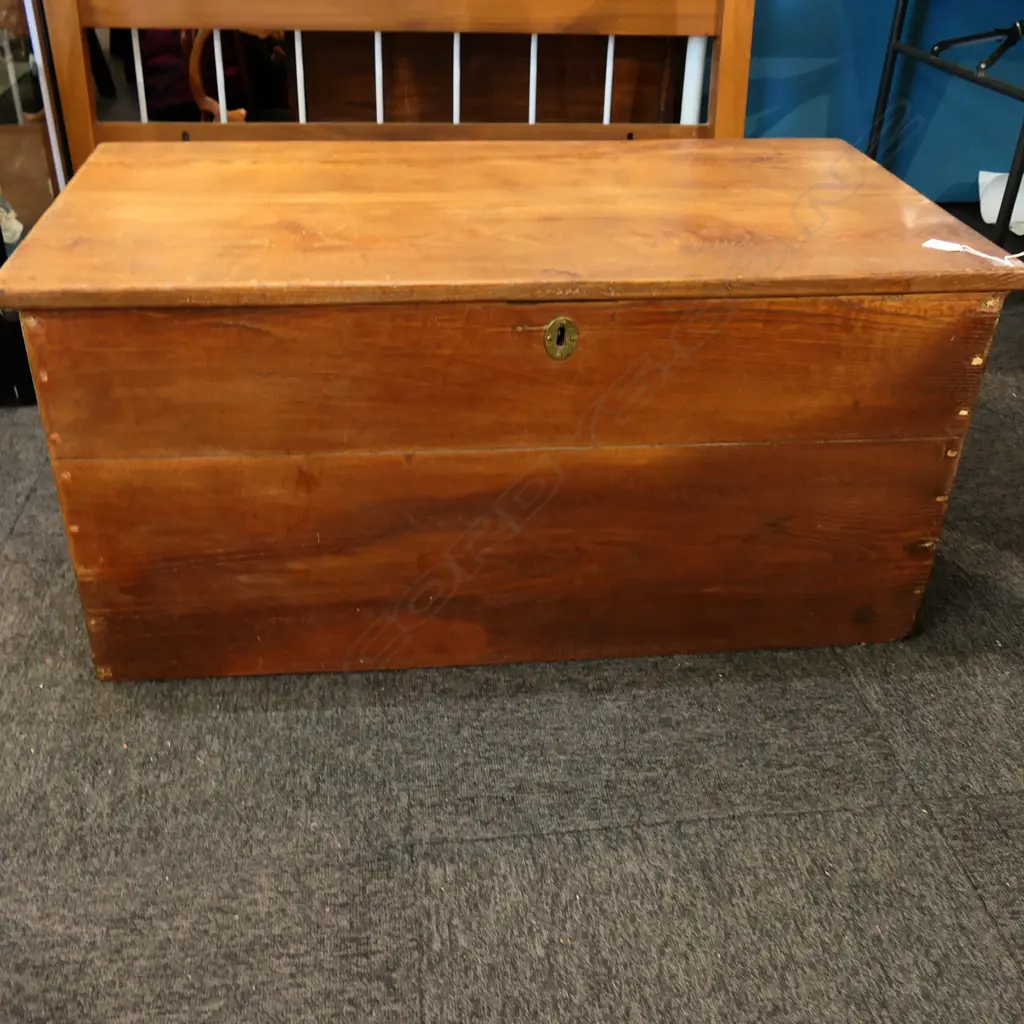 ELM BLANKET BOX 970x520x455mm Image 1++