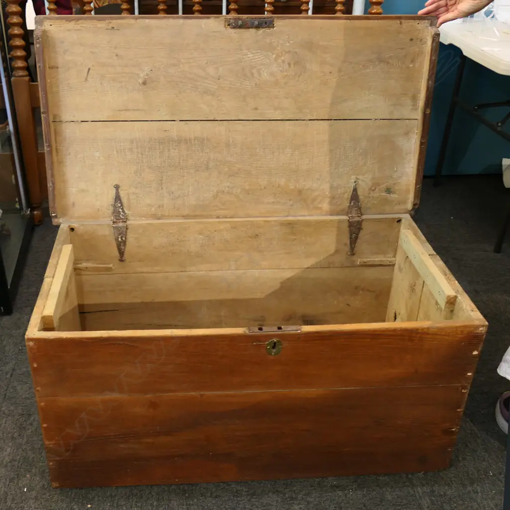 ELM BLANKET BOX 970x520x455mm Image 1++