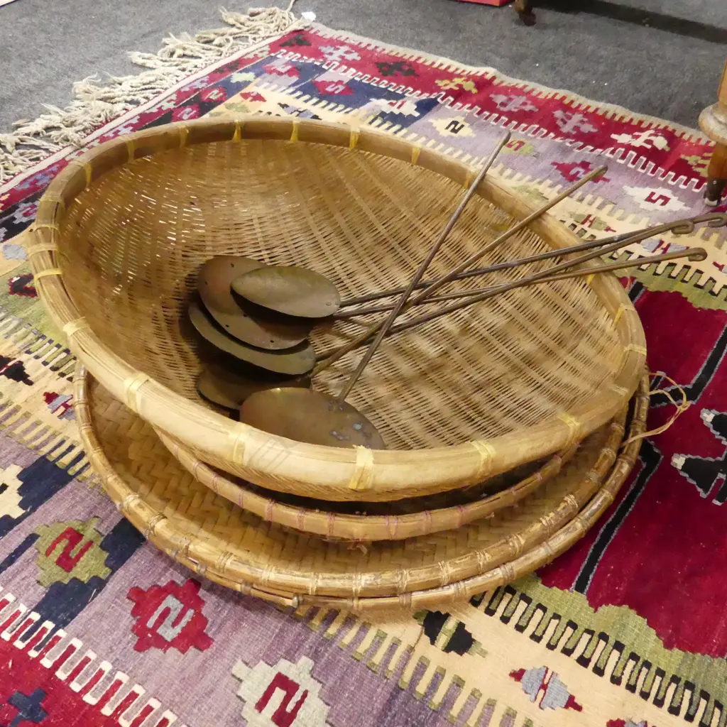 4 LG WOVEN BASKETS 650mm dia + 5 LG BRASS SPOONS L.600mm Image 1++