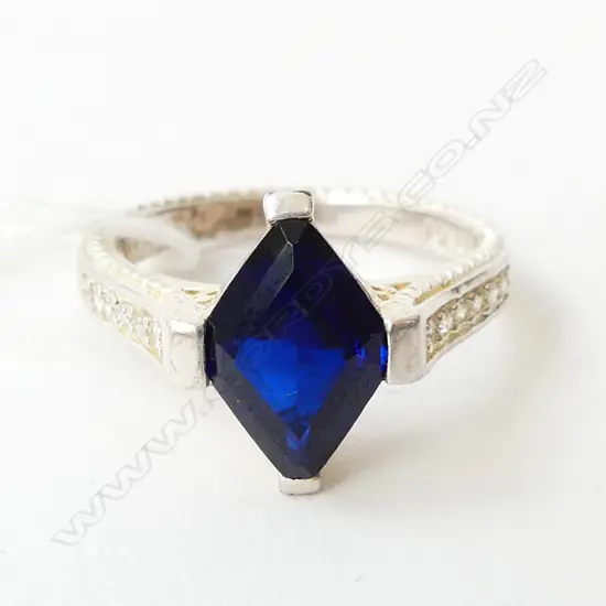 SILVER & FAUX SAPPHIRE DRESS RING SIZE U