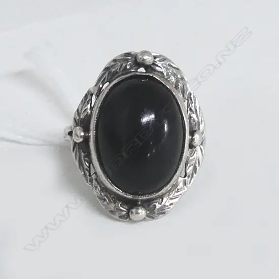 SILVER & ONYX CABOCHON DRESS RING Arts & Crafts style SIZE N