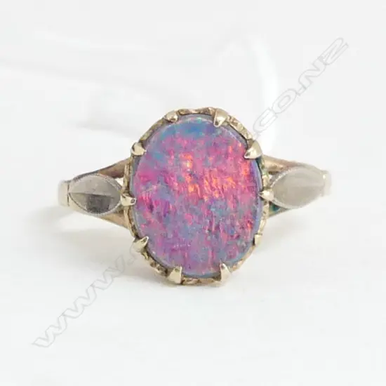 VINTAGE 9ct & OPAL DUBLET RING 2.32gms SIZE L