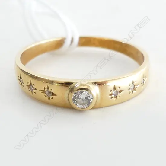 18CT GOLD AND DIAMOND SOLITAIRE RING (replacement $2400)