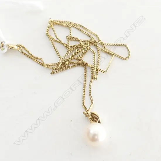 14CT GOLD AND PEARL PENDANT WITH GOLD PLATED CHAIN