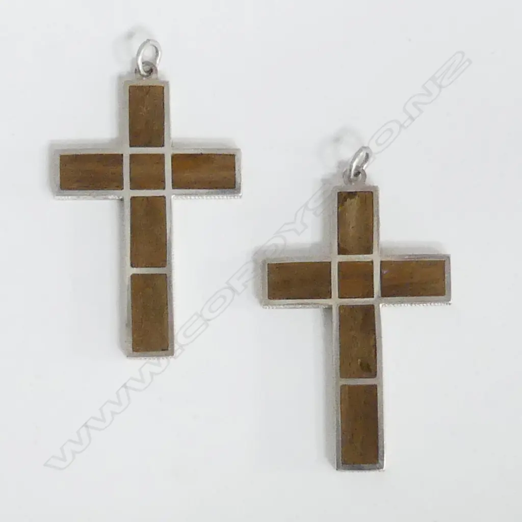 2 x RUSSELL MURPHY SILVER & LIGNUM VITAE CROSS PENDANTS  Image 1++