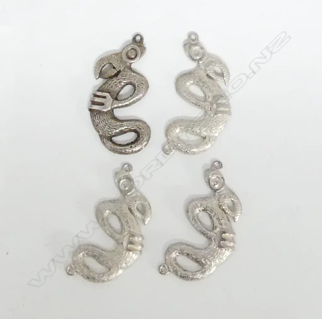 4 x RUSSELL MURPHY SILVER SMALL TANIWHA PENDANTS/LINKS Image 1++