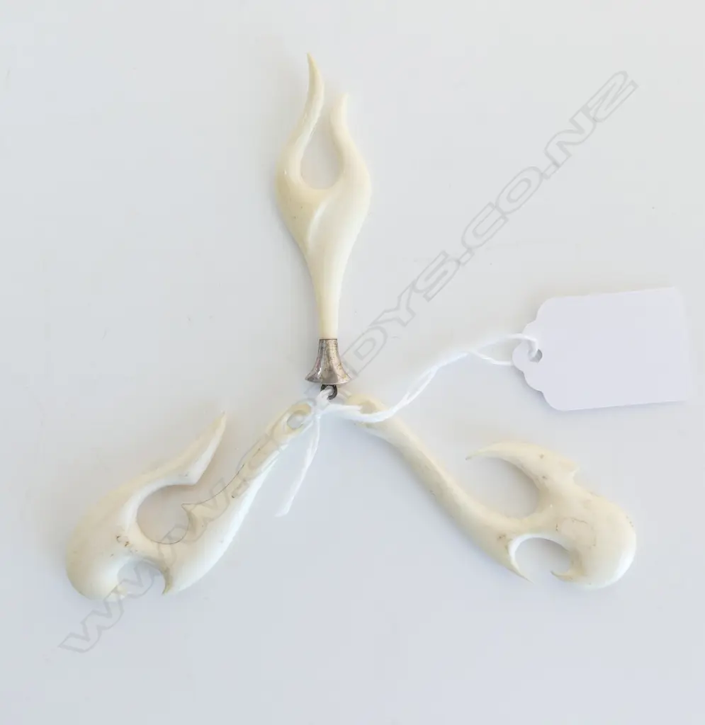 3 RUSSELL MURPHY NZ BONE CARVED HEI MATUA (stylised fish hook) pendants  Image 1++