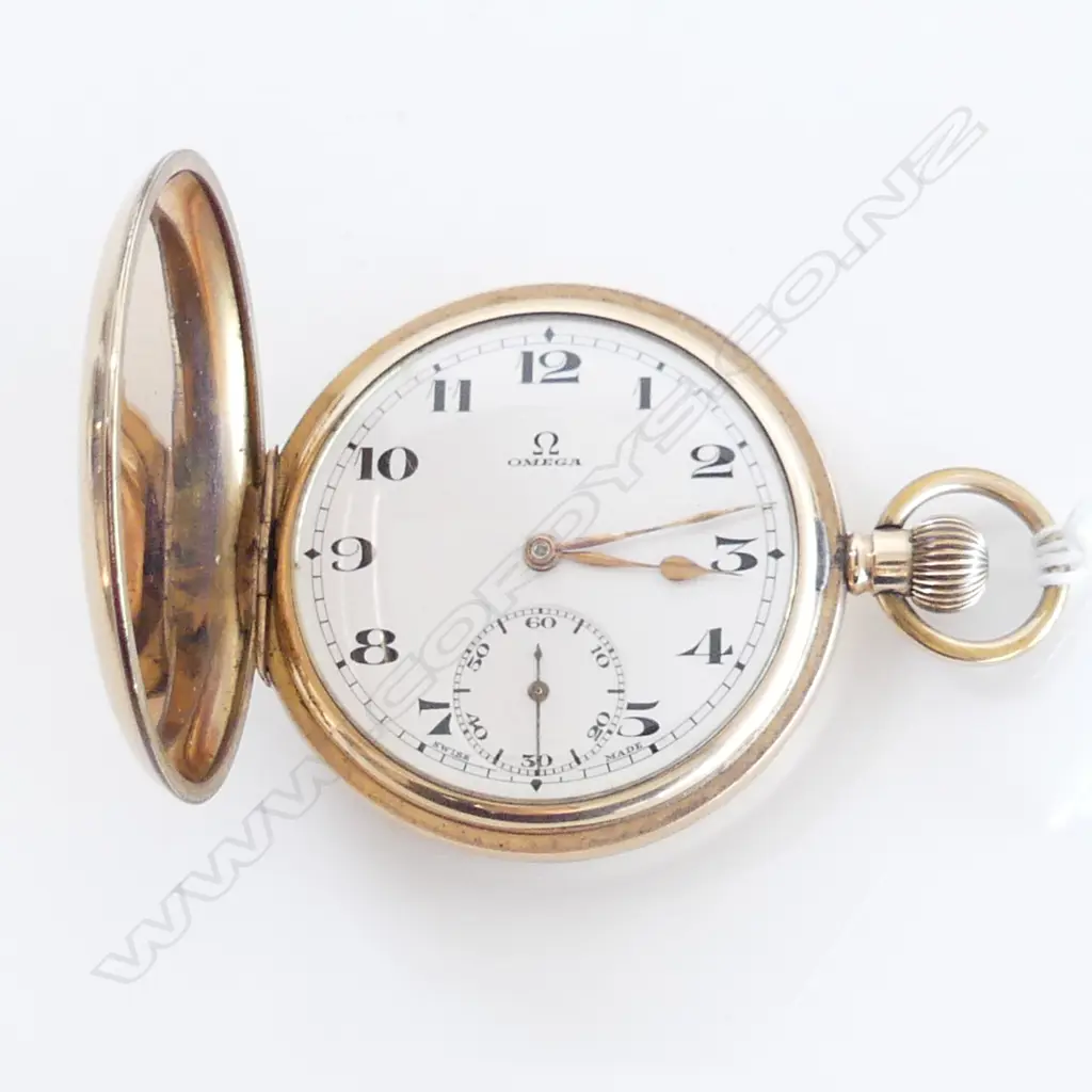 VINTAGE OMEGA GOLD PLATE HUNTER POCKET WATCH working & tidy 15 jewel Image 1++