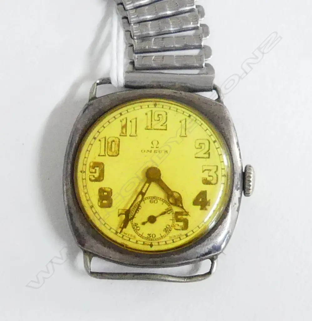 OMEGA 1920/30's SILVER CASED GENT'S WRISTWATCH 15 jewel not running Image 1++