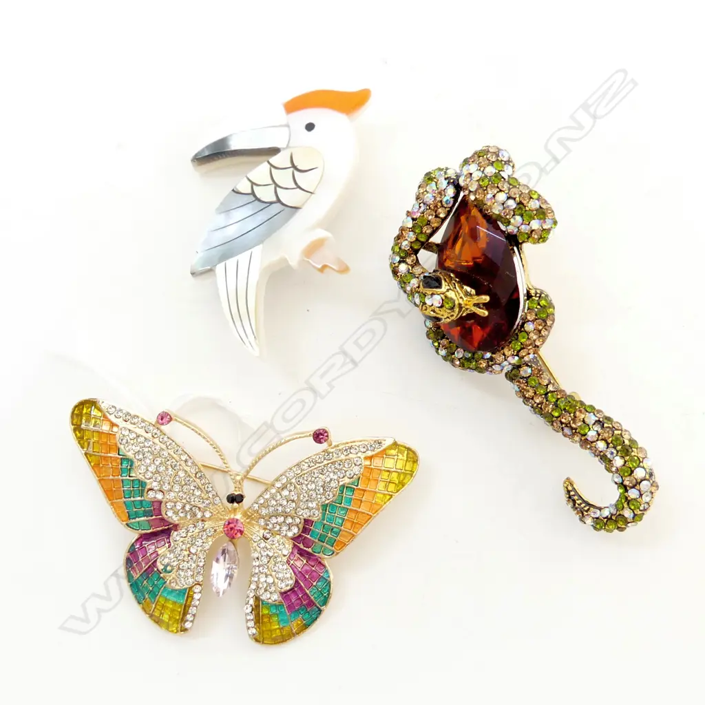 3 BROOCHES, DIAMANTE SNAKE w CENTRAL GLASS STONE, SPARKLY BUTTERFLY BROOCH & MOTHER of PEARL BIRD BROOCH Image 1++