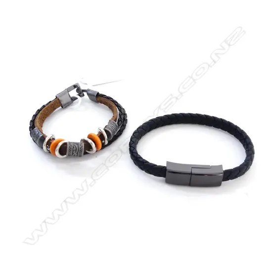 2 BOHEMIAN BRACELETS, 1 w USB - iPHONE CHARGER