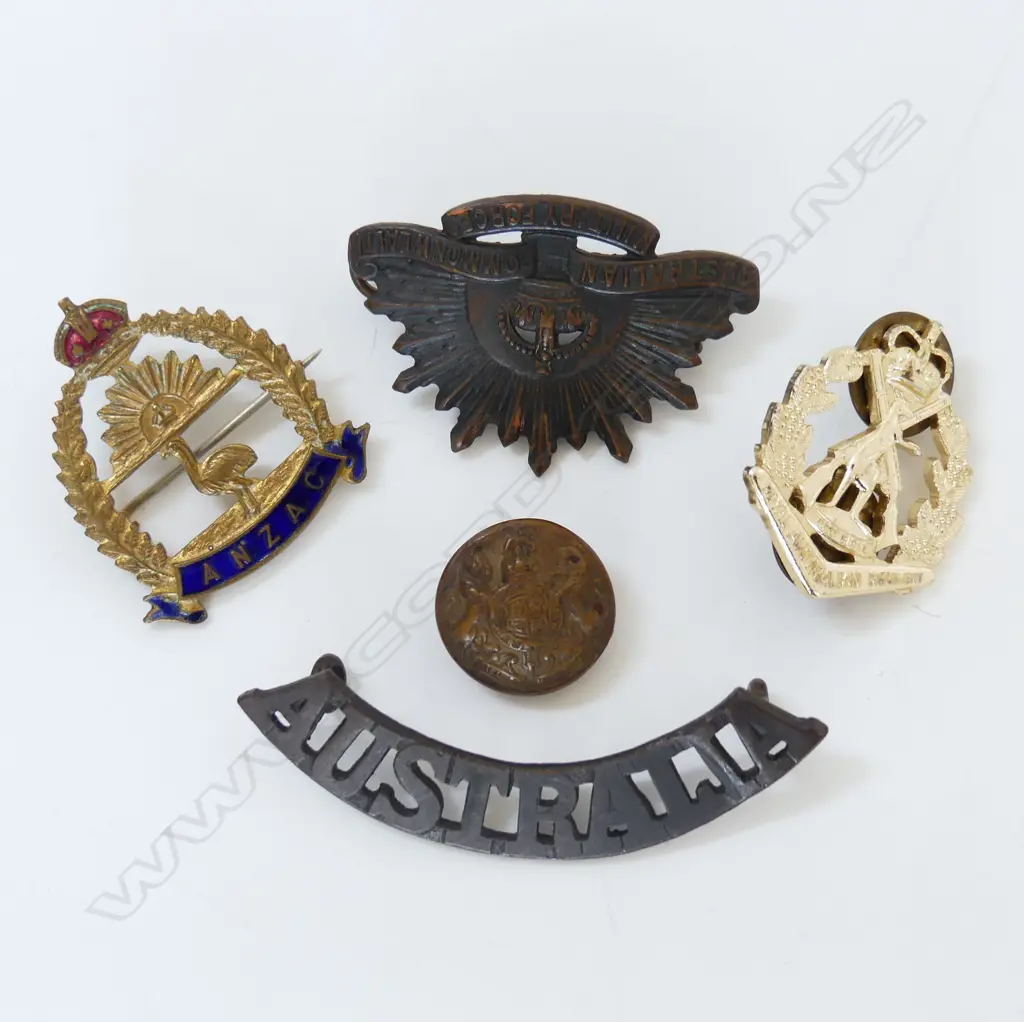BAG MILITARY BADGES Image 1++