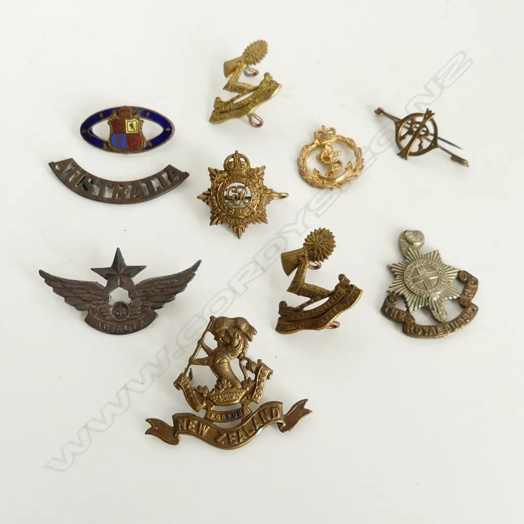 10 ARMY BADGES Image 1++