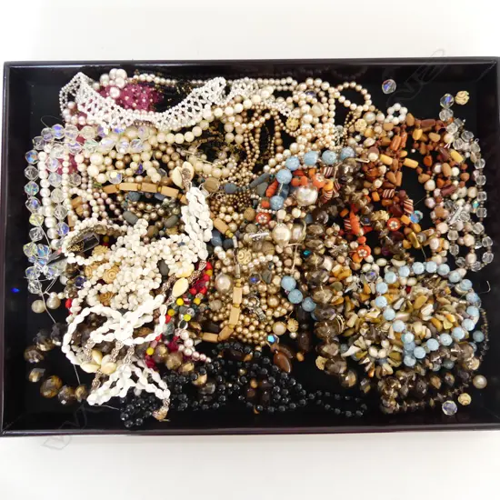 LG LOT ASST. NECKLACES (SOME LOOSE)