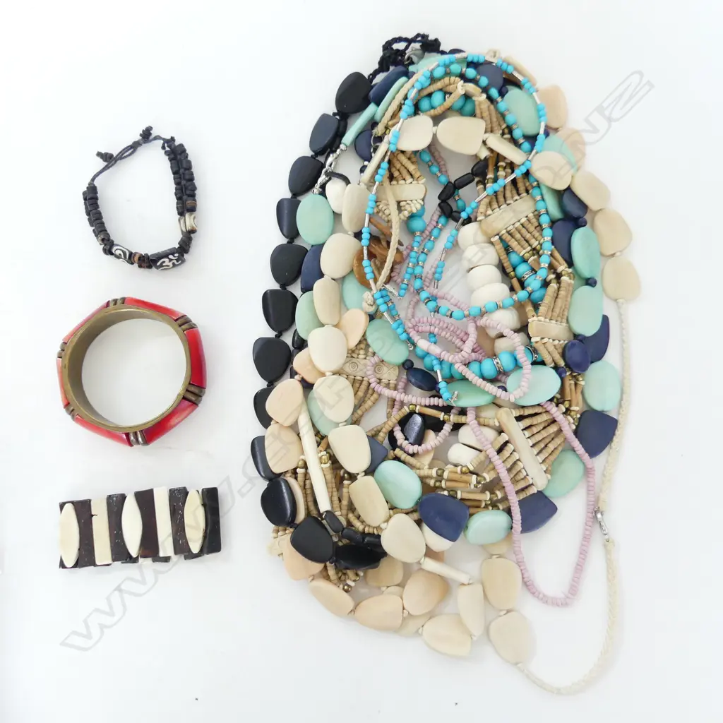 COLLECTION OF CONTEMPORARY ETHNIC TYPE BONE JEWELERY INCLDS NECKLACES & BANGLES Image 1++