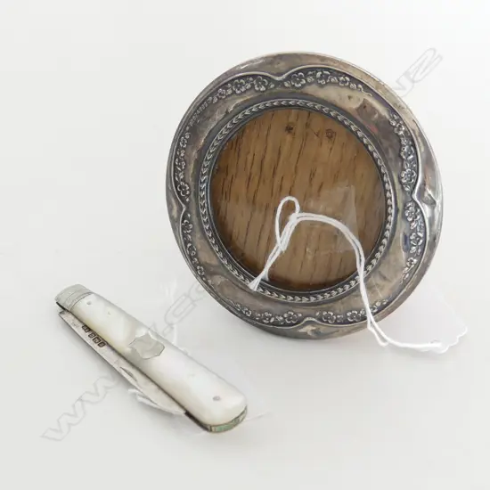 SMALL S/SILVER PHOTO FRAME  DIA80MM& S/SILVER MOP FRUIT KNIFE