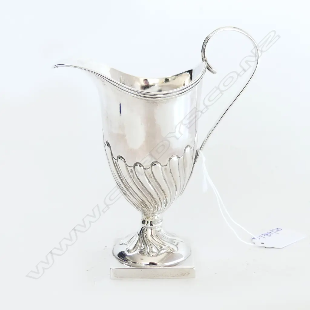 STG SILVER JUG, LONDON 1889 110 GM Image 1++