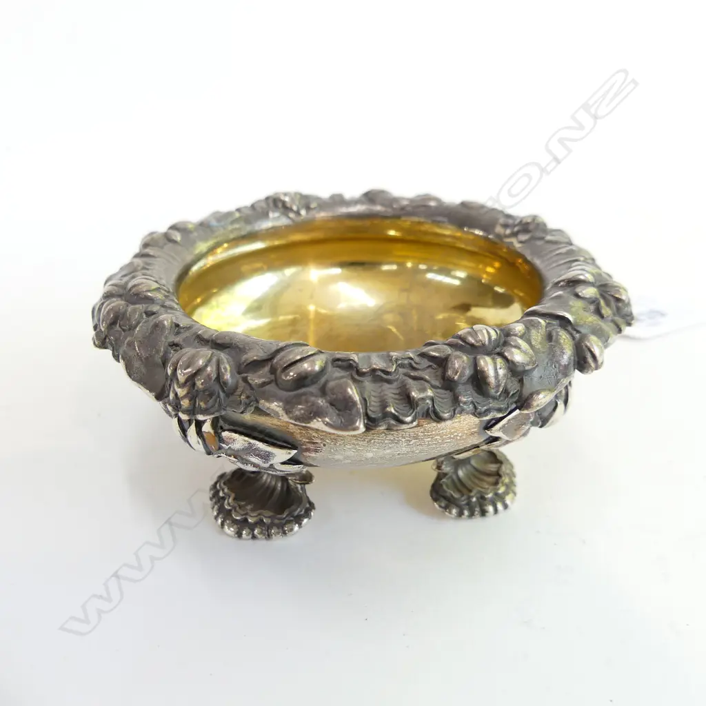 STG SILVER SALT, GILT BOWL, LONDON 1827 158gm Image 1++